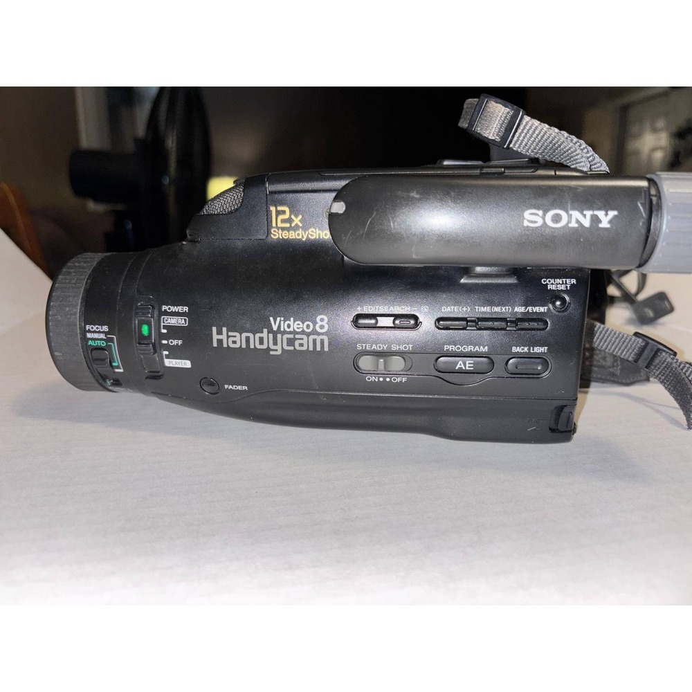 Vintage Sony Video 8 Handycam CCD-FX630 Camcorder 12x SteadyShot AS IS - PARTS - Picture 2 of 8